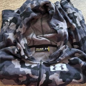 Boys under Armour camo hoodie, youth medium